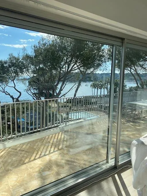 Cap D Antibes Villa Contemporaine Pied Dans L Eau France