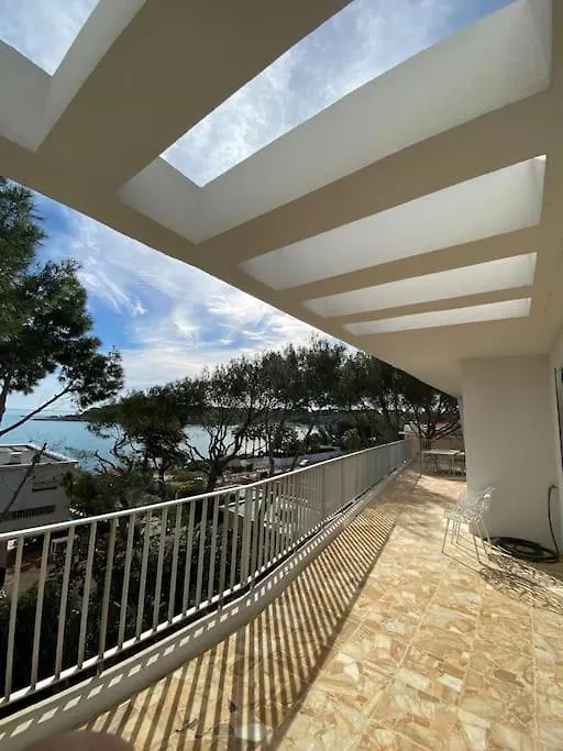 Cap D Antibes Villa Contemporaine Pied Dans L Eau