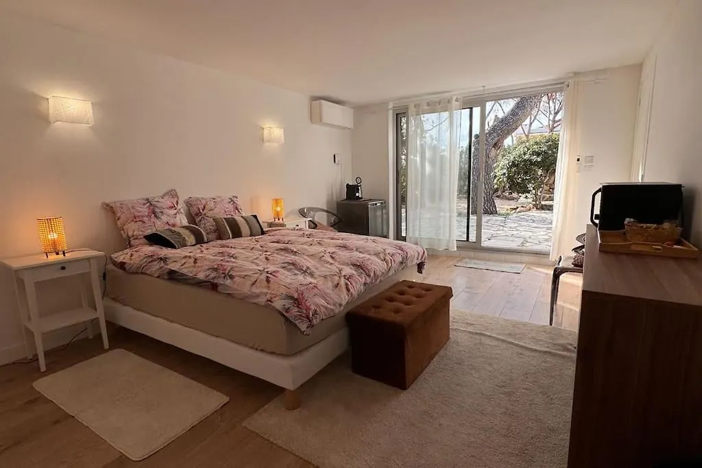 Cap D Antibes Villa Contemporaine Pied Dans L Eau