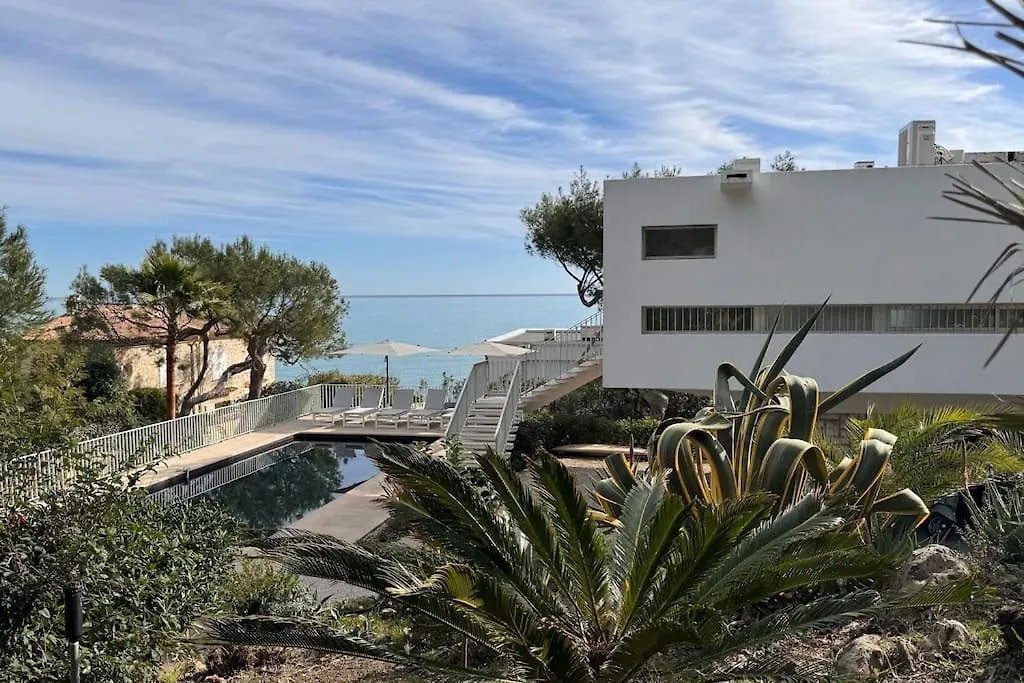 Cap D Antibes Villa Contemporaine Pied Dans L Eau 0*,  France