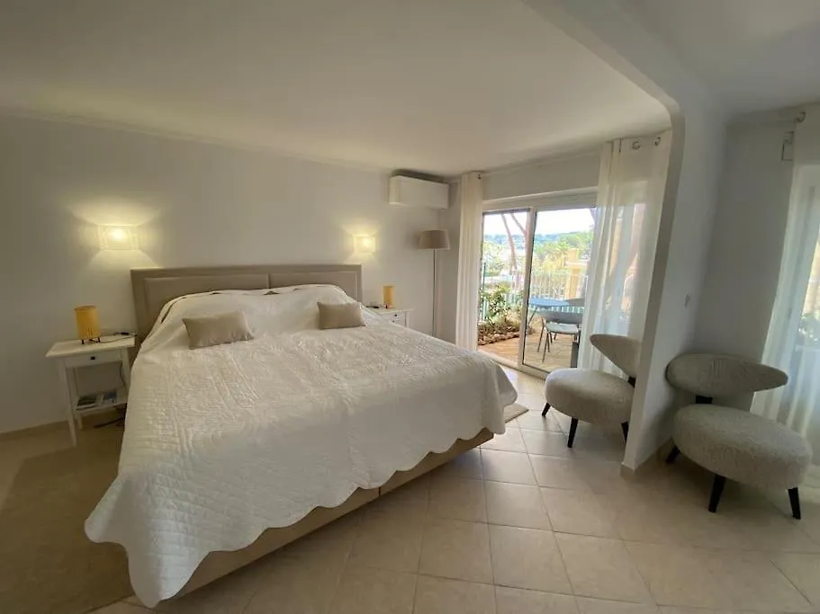 Cap D Antibes Villa Contemporaine Pied Dans L Eau