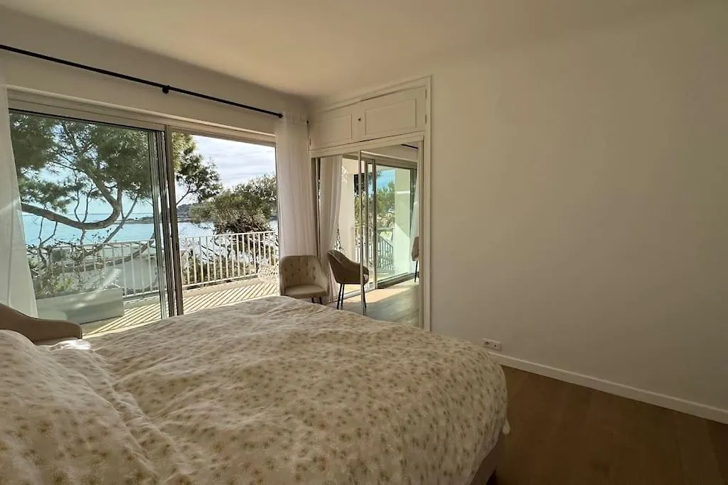 Cap D Antibes Villa Contemporaine Pied Dans L Eau 0*,