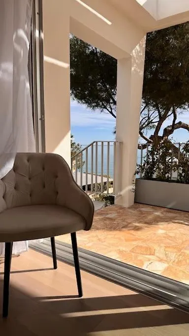 Cap D Antibes Villa Contemporaine Pied Dans L Eau