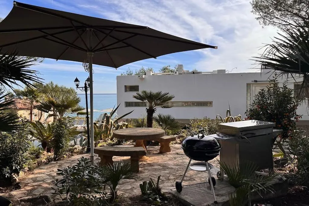 Cap D Antibes Villa Contemporaine Pied Dans L Eau