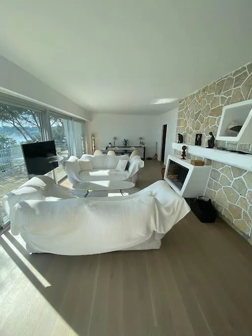Cap D Antibes Villa Contemporaine Pied Dans L Eau