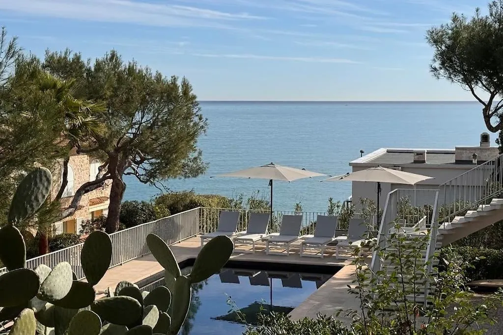 Cap D Antibes Villa Contemporaine Pied Dans L Eau