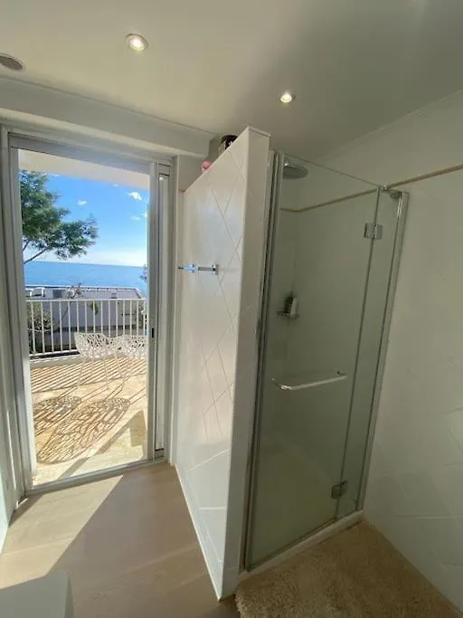 Cap D Antibes Villa Contemporaine Pied Dans L Eau