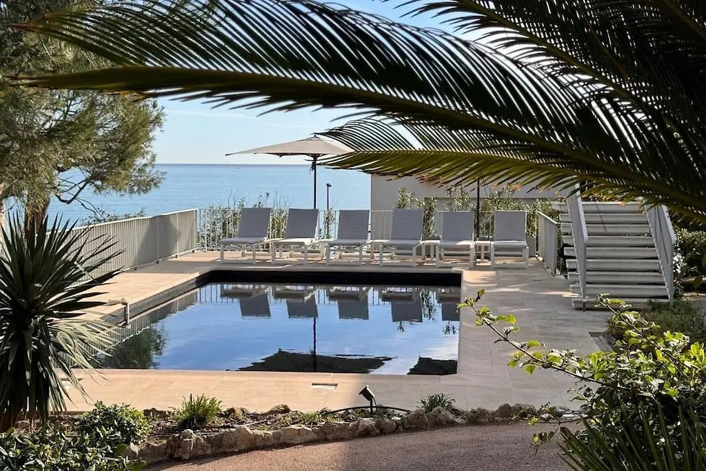 Cap D Antibes Villa Contemporaine Pied Dans L Eau