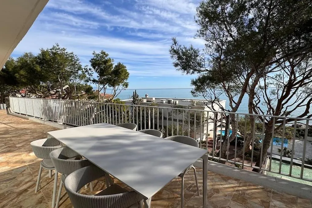 Cap D Antibes Villa Contemporaine Pied Dans L Eau 0*,  France