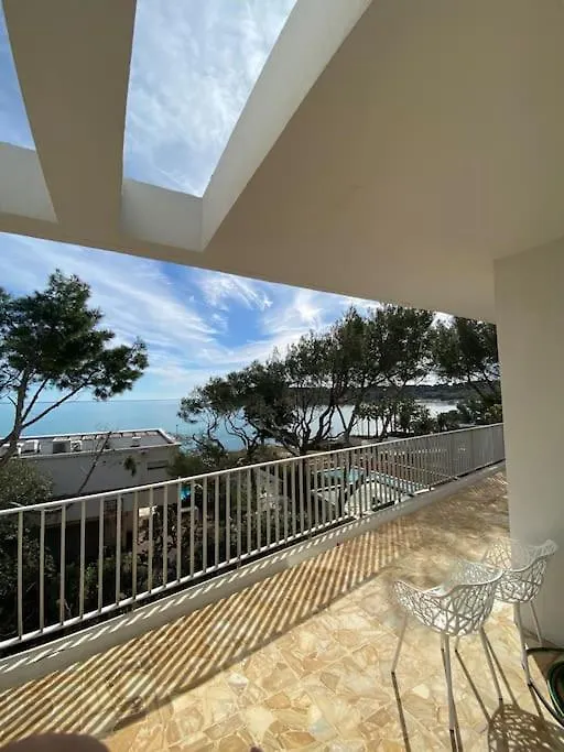 Cap D Antibes Villa Contemporaine Pied Dans L Eau