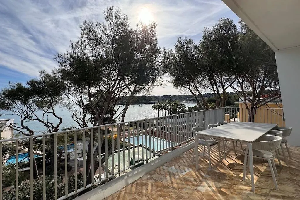 Cap D Antibes Villa Contemporaine Pied Dans L Eau