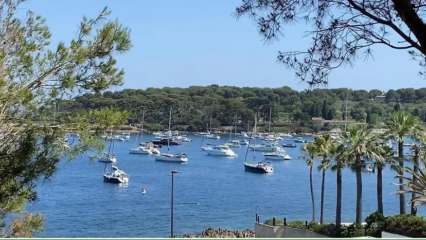Cap D Antibes Villa Contemporaine Pied Dans L Eau