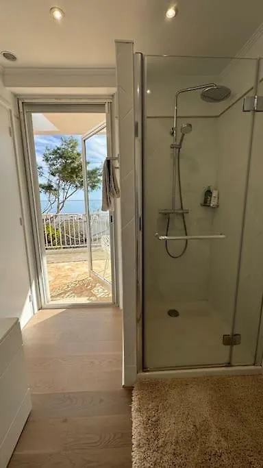 Cap D Antibes Villa Contemporaine Pied Dans L Eau