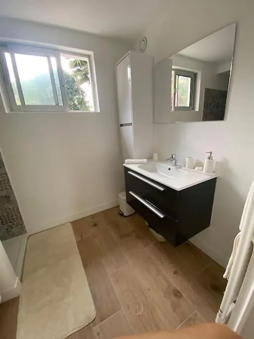 Cap D Antibes Villa Contemporaine Pied Dans L Eau France